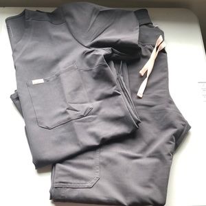 Figs charcoal SET L/L